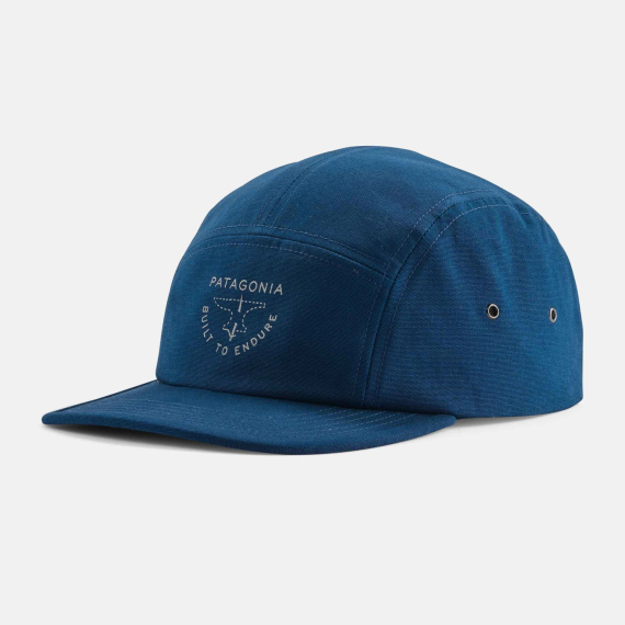 Patagonia Graphic Maclure Hat Forge Mark Crest: Lagom Blue in der Gruppe Kleidung & Schuhe / Kappen & Kopfbedeckungen / Caps / Dad Caps bei Sportfiskeprylar.se (22545-FMCL-ALL)