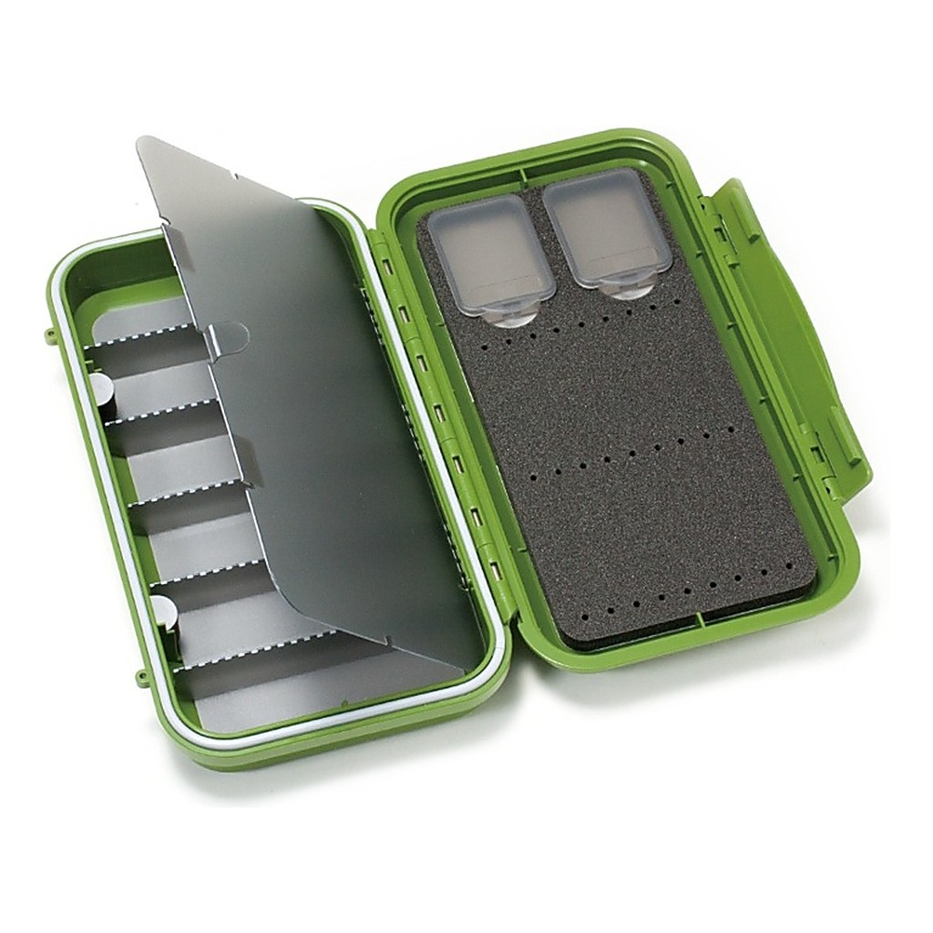 C&F Design Large 3-Row WP Tube Fly Case w 6 Comp (CF-3406H) Olive in der Gruppe Aufbewahrung / Boxen & Dosen / Fliegenboxen bei Sportfiskeprylar.se (1100220)