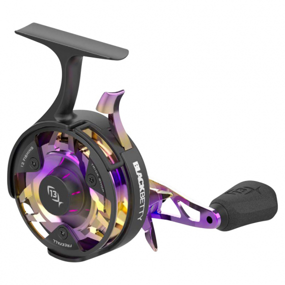 13 Fishing Black Betty Freefall Carbon Trick Shop 2022 2.5:1 in der Gruppe Angelrollen / Eisangel Rollen bei Sportfiskeprylar.se (141055NOr)
