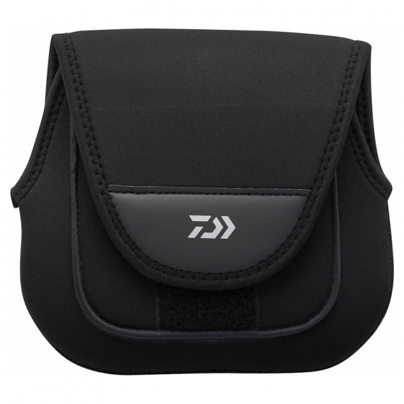 Daiwa Neoprene Reel Pouch SP-M in der Gruppe Verwahrung / Rollenschutz & Rollentaschen / Rollenschutz bei Sportfiskeprylar.se (32-217695)
