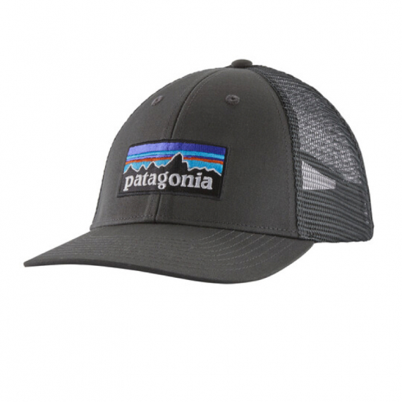 Patagonia P-6 Logo LoPro Truck Forge Grey in der Gruppe Kleidung & Schuhe / Kappen & Kopfbedeckungen / Caps / Trucker-Kappen bei Sportfiskeprylar.se (38283-FGE-ALL)