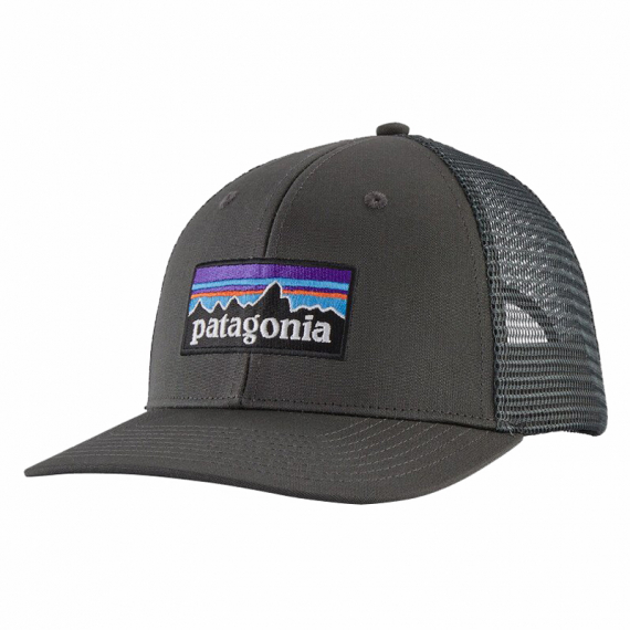 Patagonia P-6 Logo Trucker Hat Forge Grey in der Gruppe Kleidung & Schuhe / Kappen & Kopfbedeckungen / Caps / Trucker-Kappen bei Sportfiskeprylar.se (38289-FGE-ALL)