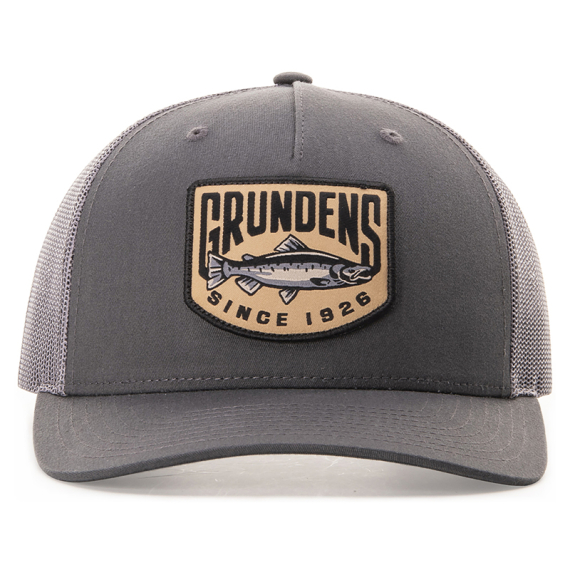 Grundéns King Trucker Charcoal in der Gruppe Kleidung & Schuhe / Kappen & Kopfbedeckungen / Caps / Trucker-Kappen bei Sportfiskeprylar.se (50372-024-0001)