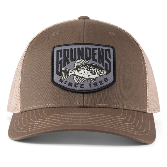 Grundéns Crappie Patch Trucker Driftwood/Khaki in der Gruppe Kleidung & Schuhe / Kappen & Kopfbedeckungen / Caps / Trucker-Kappen bei Sportfiskeprylar.se (50461-232-0001)