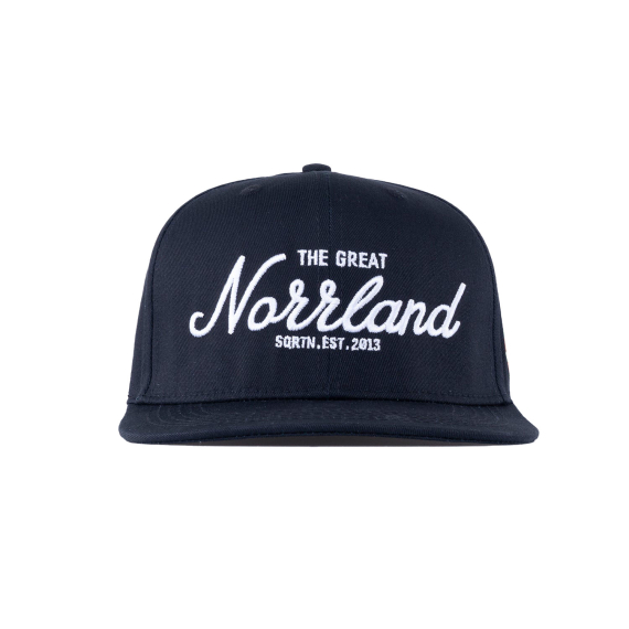 SQRTN Great Norrland Cap Black in der Gruppe Kleidung & Schuhe / Kappen & Kopfbedeckungen / Caps / Snapback-Kappen bei Sportfiskeprylar.se (CAP-001-OSFA)