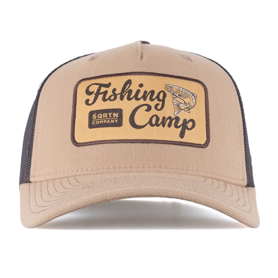 SQRTN Fishing Camp Trucker Cap Khaki in der Gruppe Kleidung & Schuhe / Kappen & Kopfbedeckungen / Caps / Trucker-Kappen bei Sportfiskeprylar.se (CAP-323-OSFA)