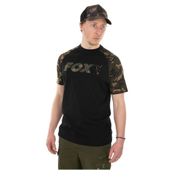 Fox Black/Camo Raglan T-Shirt in der Gruppe Kleidung & Schuhe / Kleidung / T-shirts bei Sportfiskeprylar.se (CFX104r)