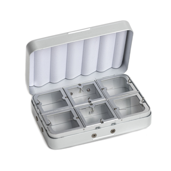 Aluminium box 6 compartments - Silver in der Gruppe Verwahrung / Boxen & Dosen / Fliegenboxen bei Sportfiskeprylar.se (CH-301)