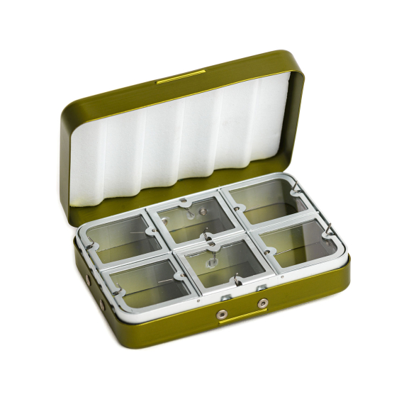 Aluminium box 6 compartments - Olive in der Gruppe Verwahrung / Boxen & Dosen / Fliegenboxen bei Sportfiskeprylar.se (CH-302)
