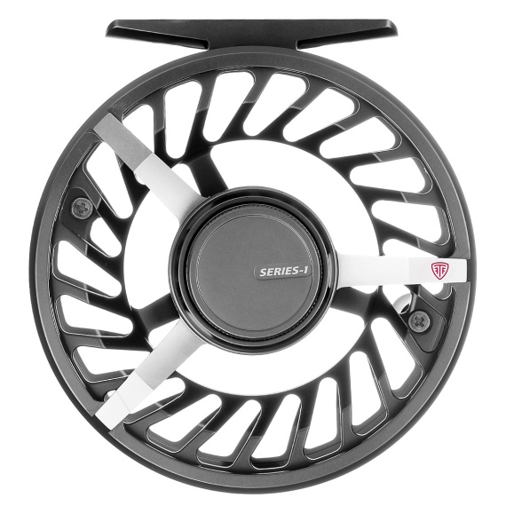 Taylor Series 1 Ruby Red in der Gruppe Angelrollen / Fliegenrollen & Zusätzliche Spule / Fliegenrollen bei Sportfiskeprylar.se (NFD700-4-6-Redr)