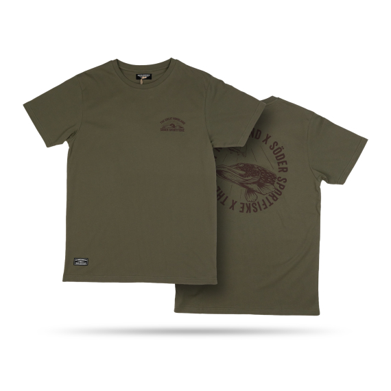 SQRTN x Söder Sportfiske Lurking Tee, Olive Night in der Gruppe Kleidung & Schuhe / Kleidung / T-shirts bei Sportfiskeprylar.se (SQSS-002-Sr)