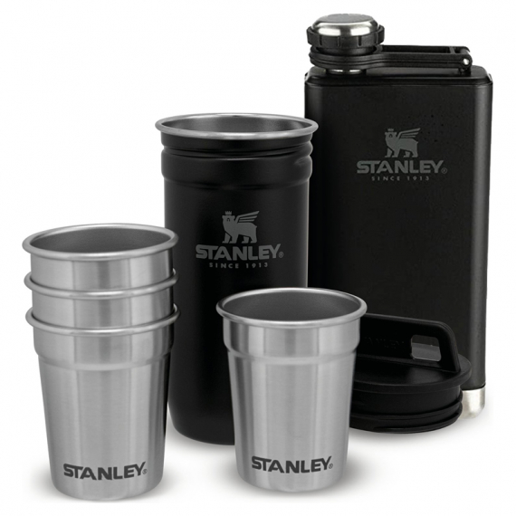 Stanley The Pre-Party Shotglass + Flask Set - Matte Black in der Gruppe Outdoor / Campingküchen & Utensilien / Tassen & Becher / Tassen bei Sportfiskeprylar.se (ST1001883035)
