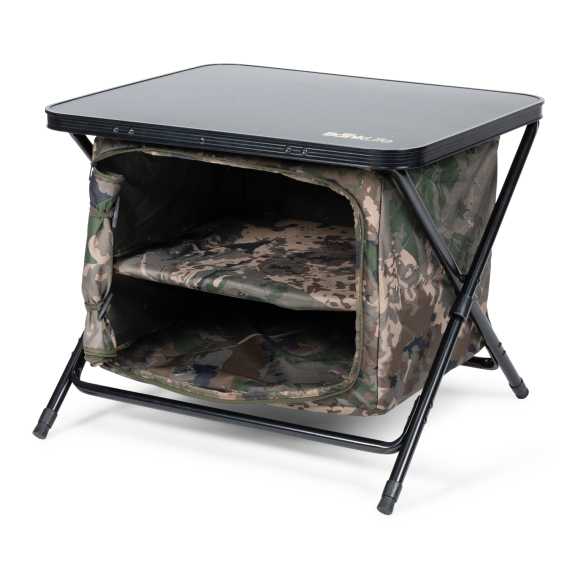 Nash Bank Life Bedside Station Camo in der Gruppe Outdoor / Zelte & Zeltmöbel / Stühle & Tische / Tische bei Sportfiskeprylar.se (T1232r)