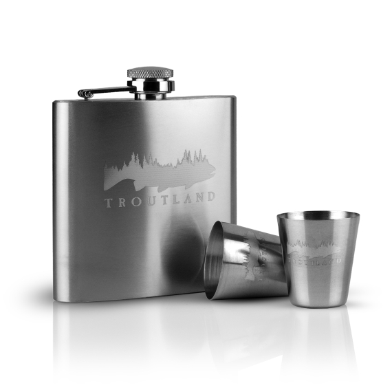 Troutland Flask 177ml w. 2pcs shot glasses in der Gruppe Outlet bei Sportfiskeprylar.se (TRPLUNT)