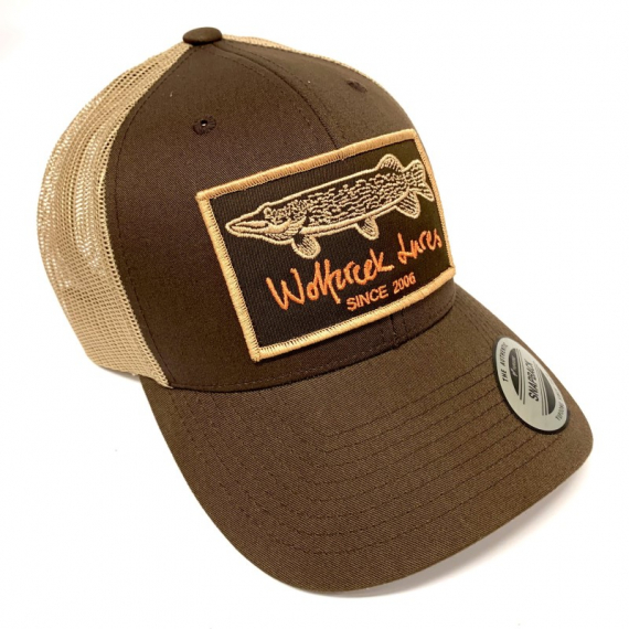Wolfcreek Pike Patch Trucker Snapback - Brown/Khaki in der Gruppe Kleidung & Schuhe / Kappen & Kopfbedeckungen / Caps / Snapback-Kappen bei Sportfiskeprylar.se (WCL-05-CAP-06-BRN-KHK)